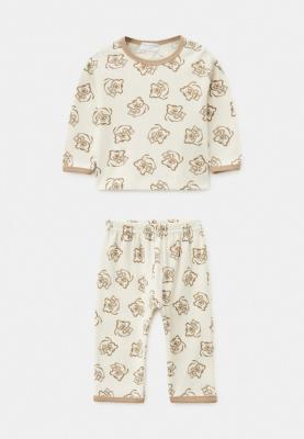 Комплект из лонгслива и брюк